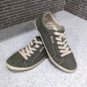 Taos Green Olive Army Star lace up Casual sneaker Womens Size 8